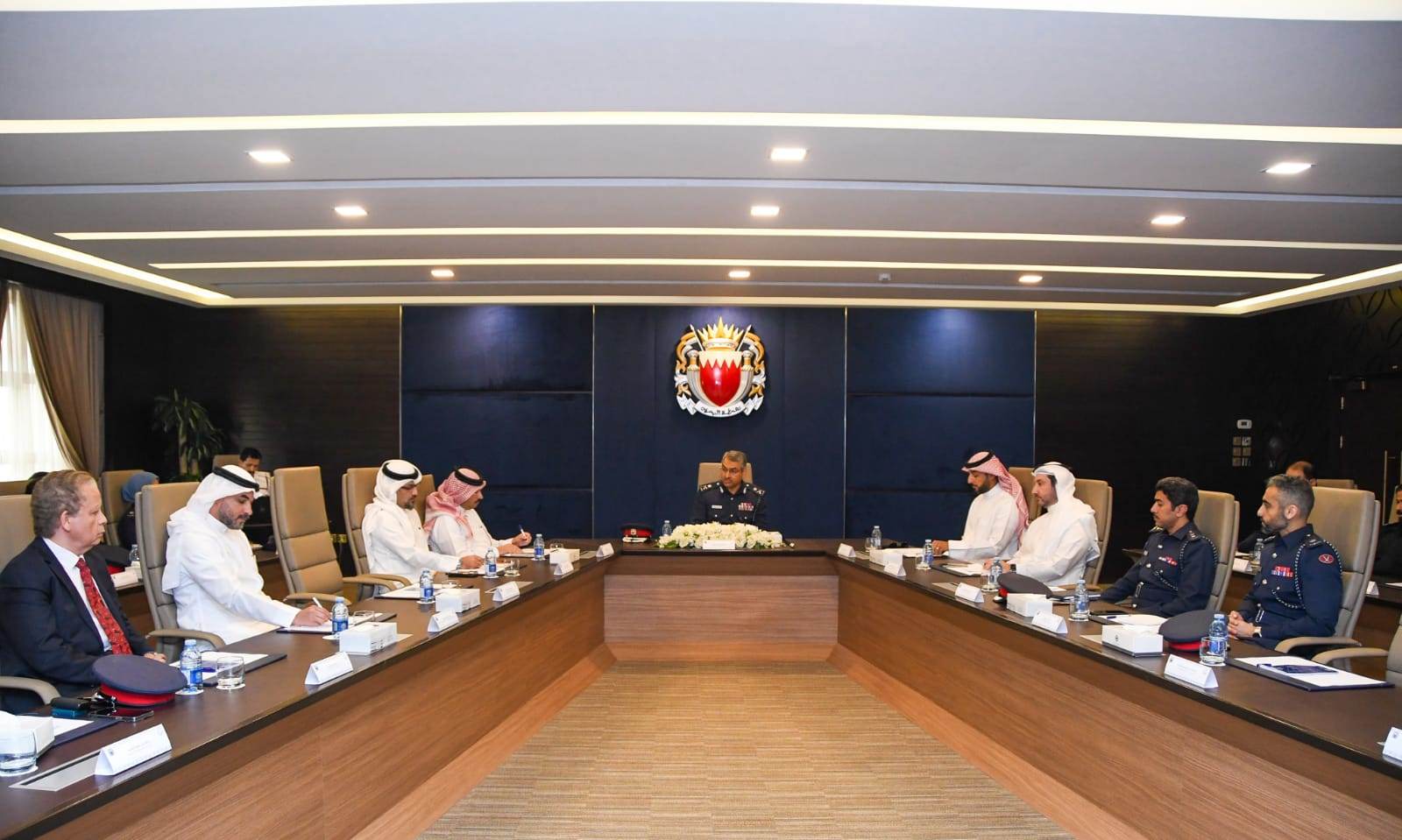 آمر الأكاديمية الملكية للشرطة يترأس اجتماعاً تنسيقياً لتنفيذ البرنامج الوطني 